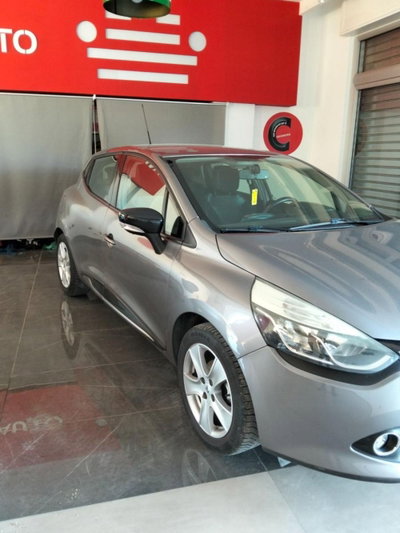 Renault Clio 1.2 75CV 5 porte Zen (3)