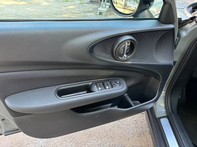 MINI Mini Clubman 2.0 Cooper D Hype Clubman (13)