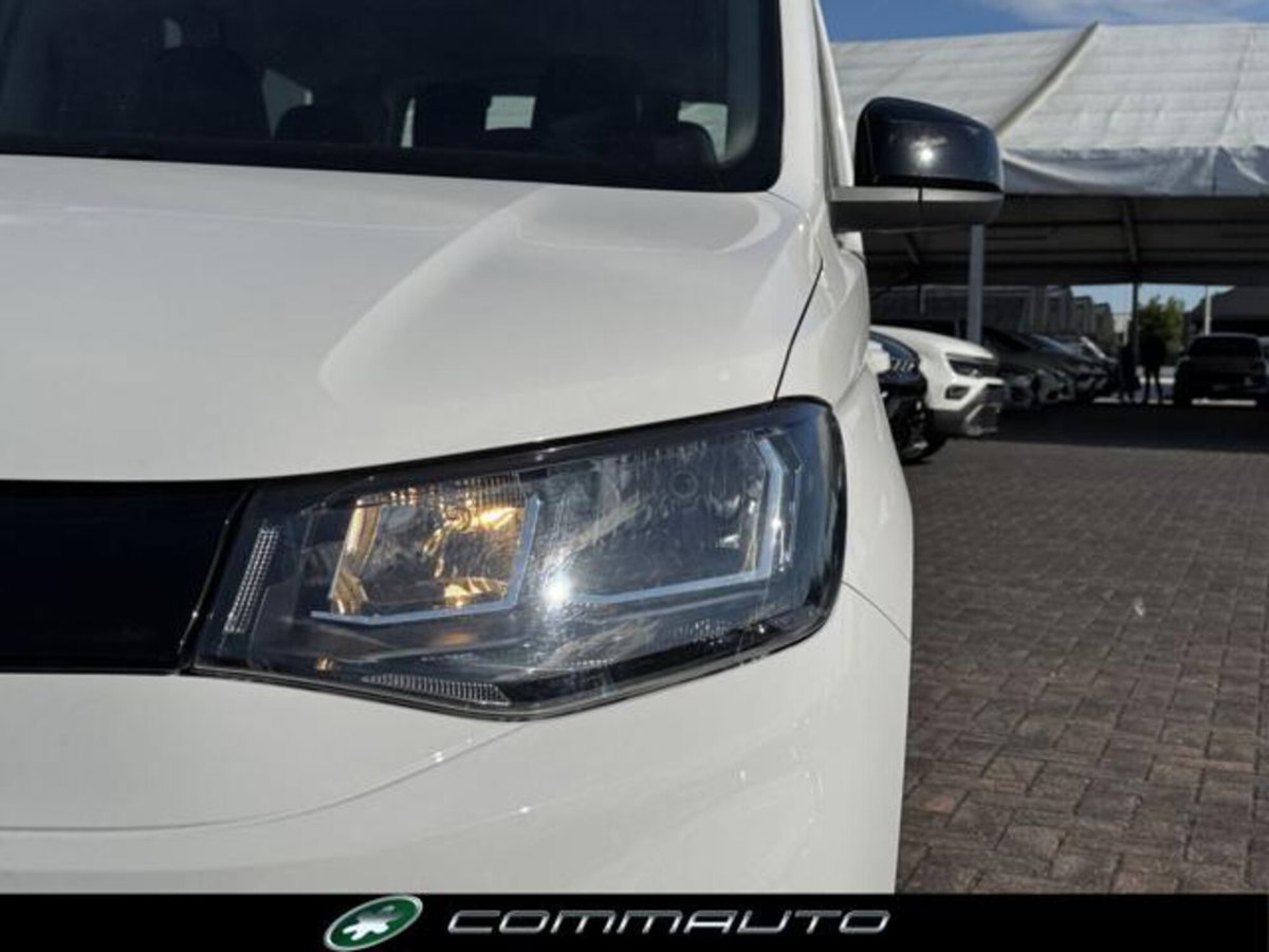 Volkswagen Caddy 2.0 TDI 122 CV Life Maxi (8)