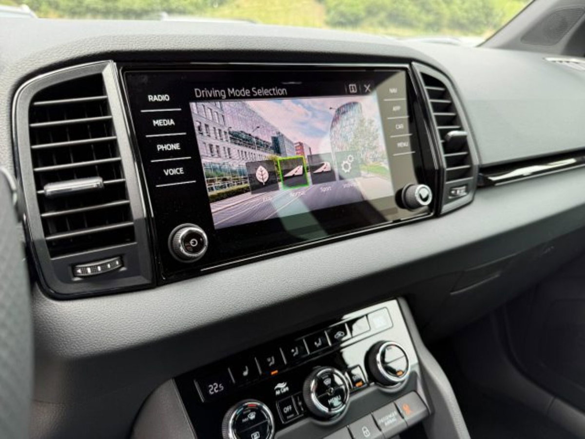 Skoda Karoq 1.5 tsi Sportline dsg (16)