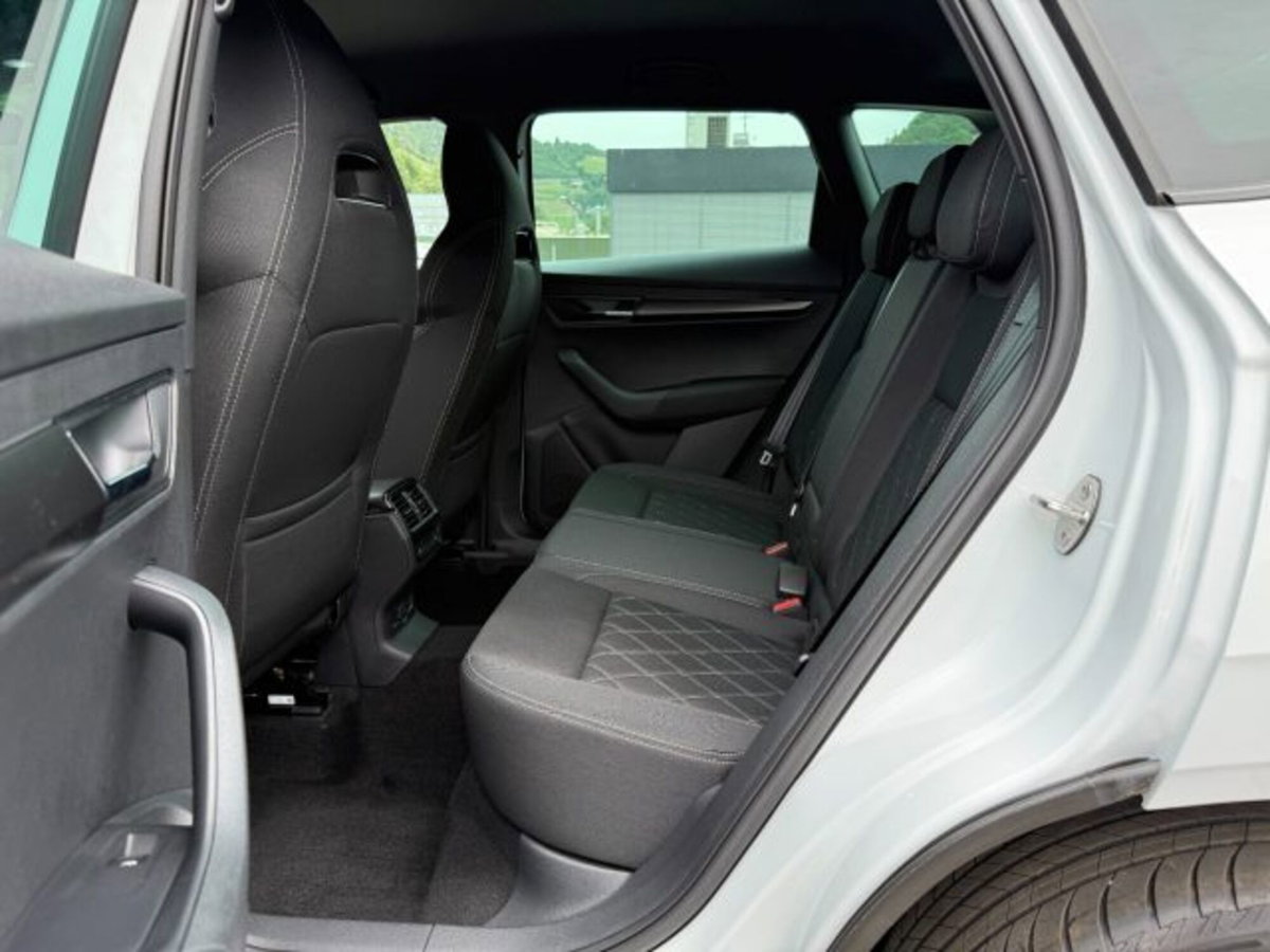 Skoda Karoq 1.5 tsi Sportline dsg (5)