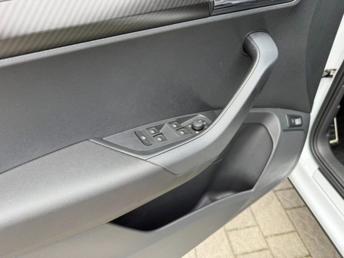 Skoda Karoq 1.5 tsi Sportline dsg (8)
