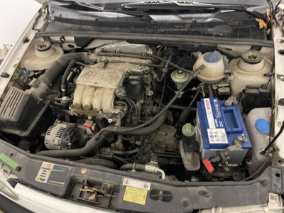 Volkswagen Golf 1.6 cat 5 porte (12)