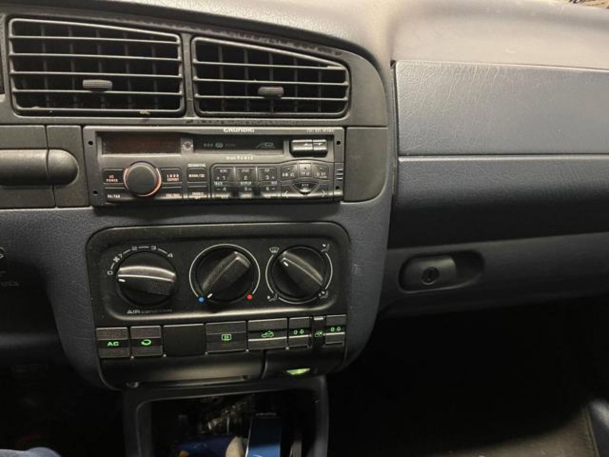 Volkswagen Golf 1.6 cat 5 porte (7)