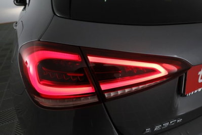 Mercedes-Benz Classe A 250 e Automatic EQ-Power Premium (10)