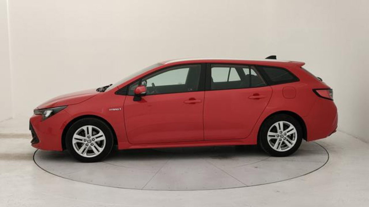 Toyota Corolla Touring Sports 1.8 Hybrid Business (2)