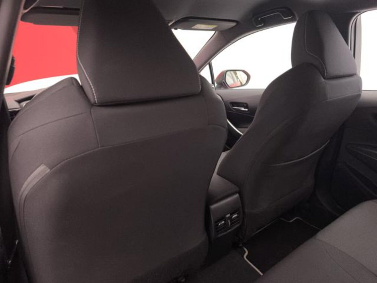 Toyota Corolla Touring Sports 1.8 Hybrid Business (20)