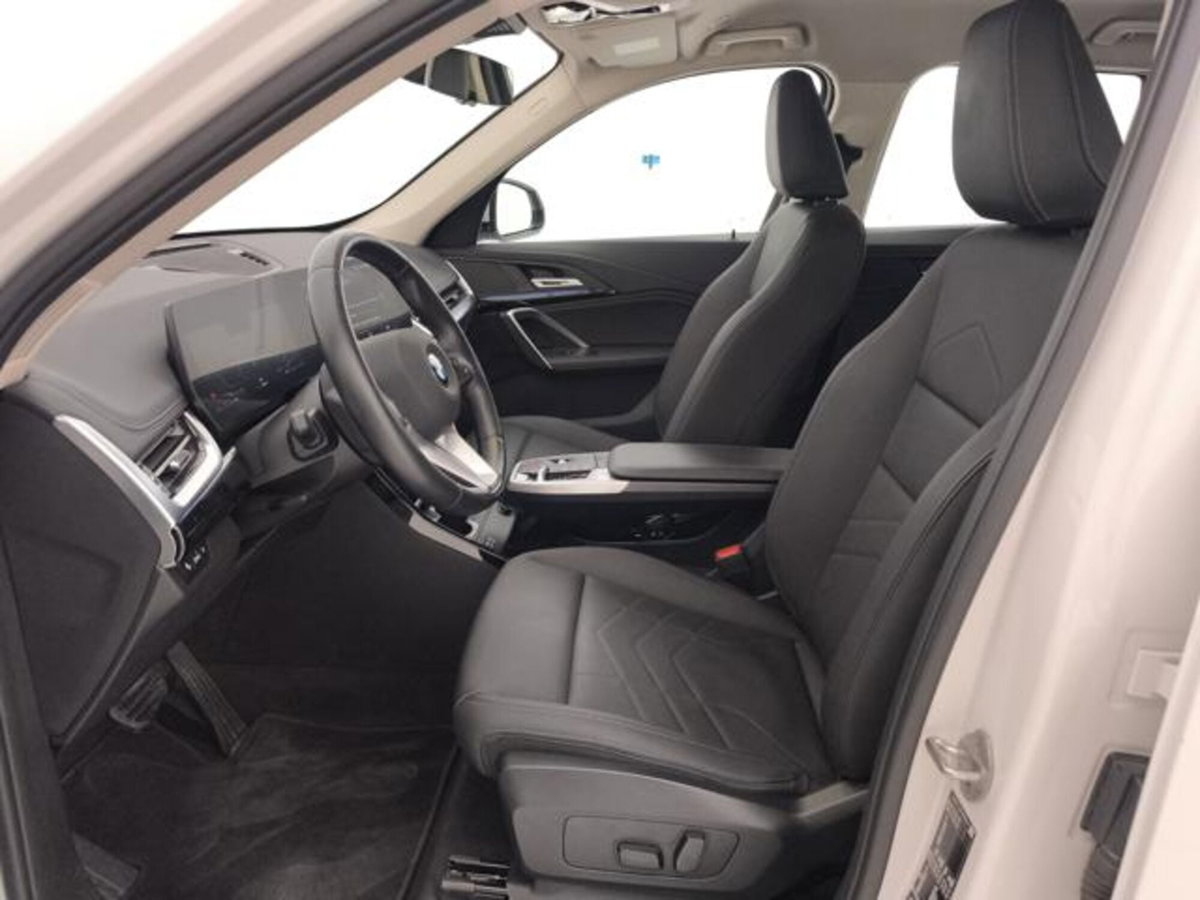 BMW X1 xdrive23d mhev 48V X-Line auto (11)