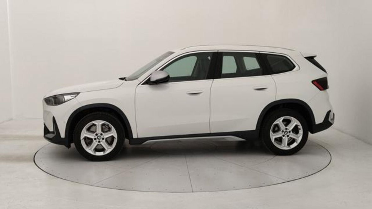 BMW X1 xdrive23d mhev 48V X-Line auto (2)