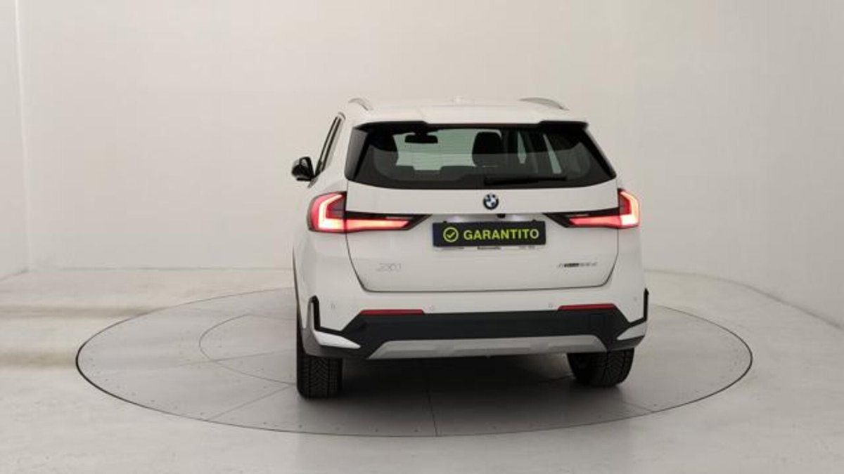 BMW X1 xdrive23d mhev 48V X-Line auto (4)