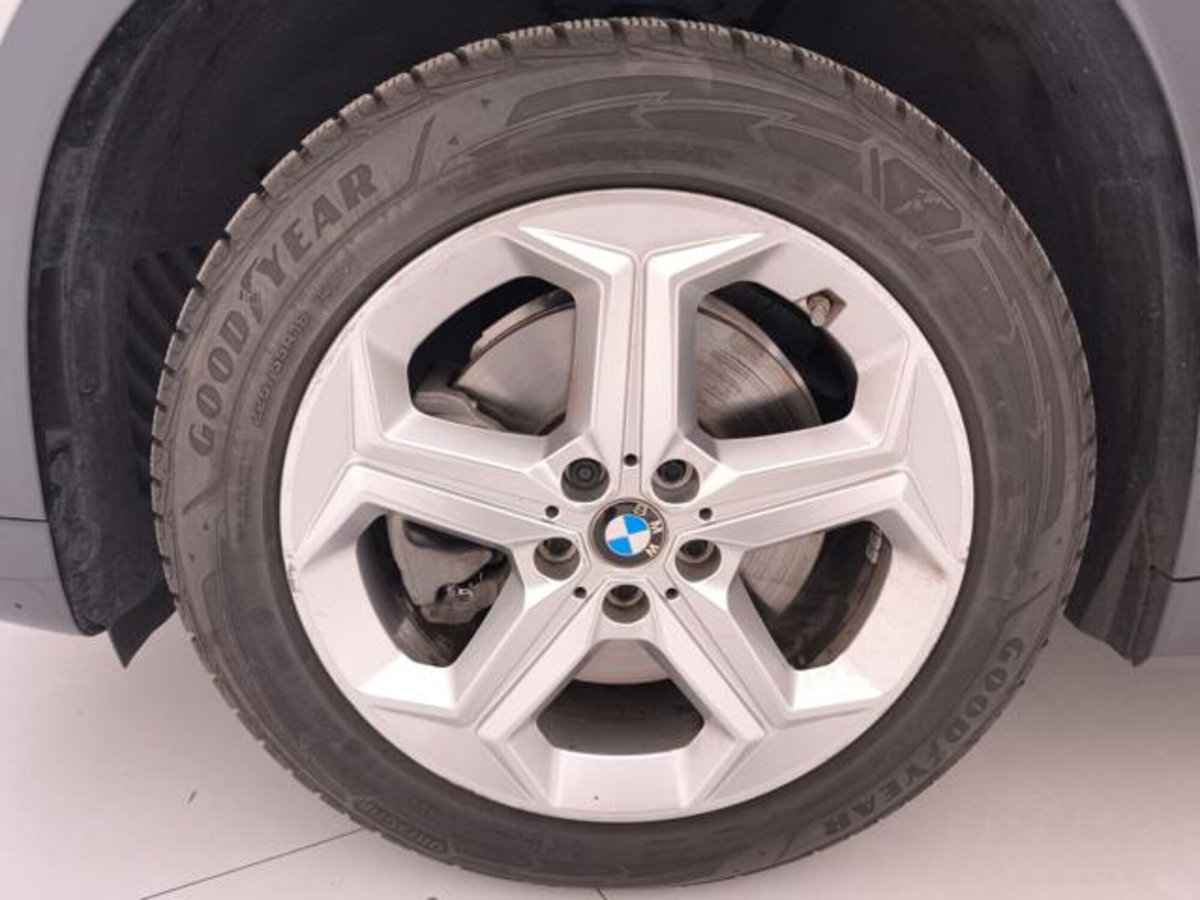 BMW X1 xdrive23d mhev 48V X-Line auto (9)