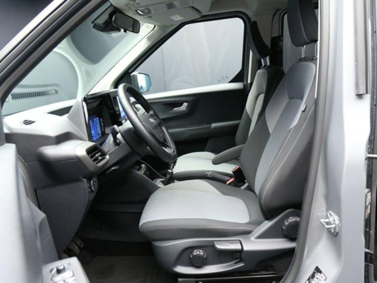 Ford Tourneo Courier 1.0 EcoBoost 100 CV Titanium (9)
