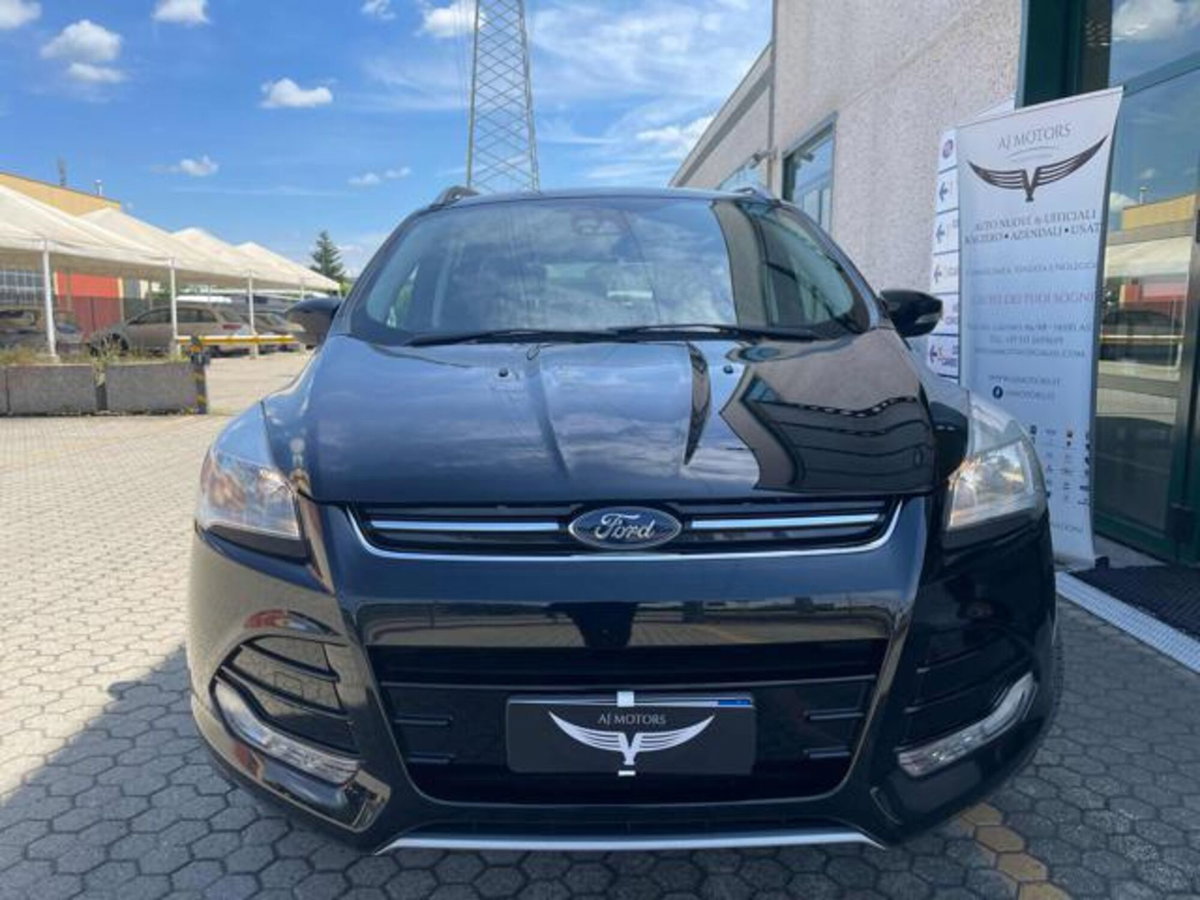 Ford Kuga 2.0 TDCI 150 CV S&S 4WD Titanium X (4)
