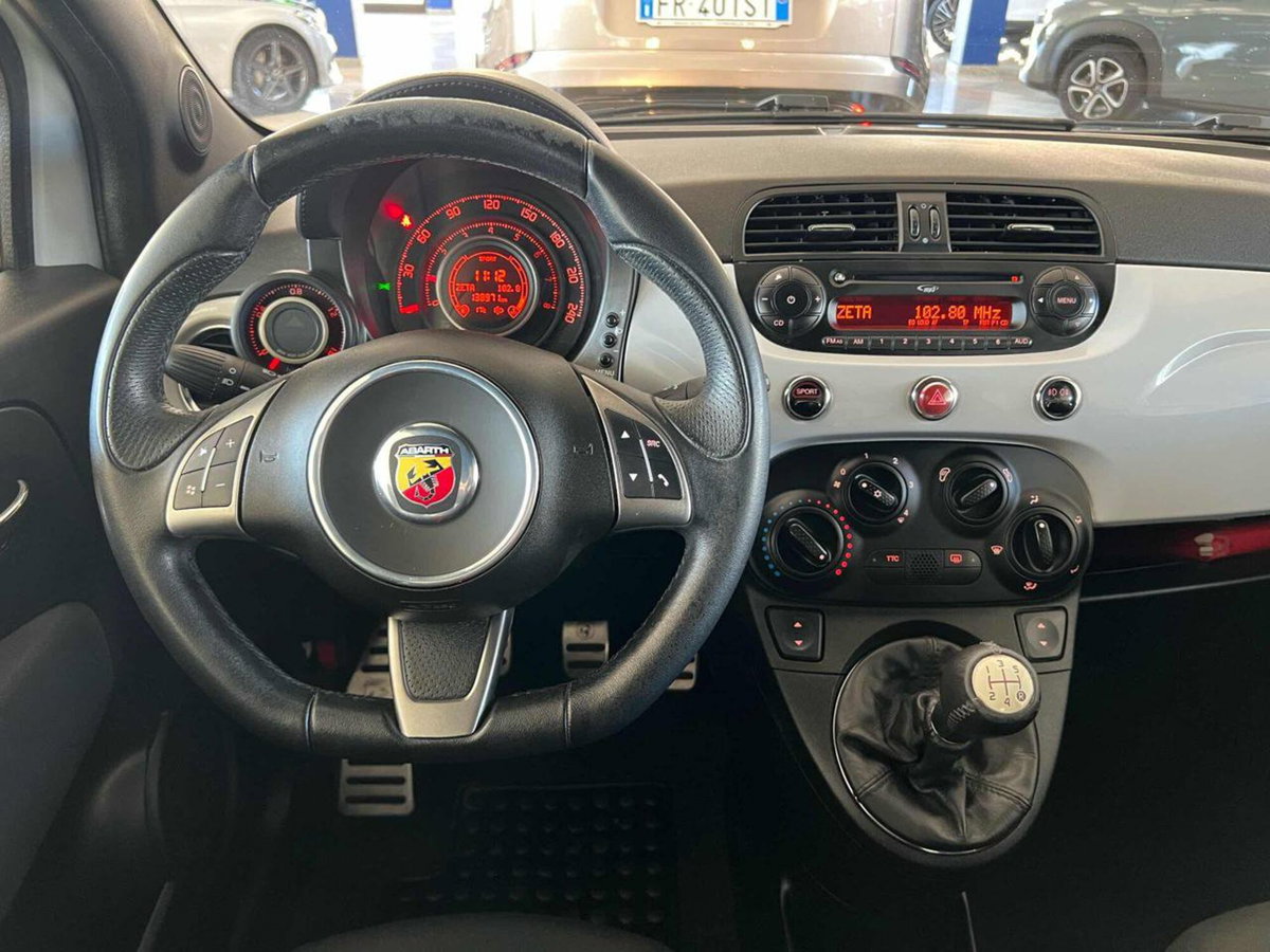 Abarth 500 1.4 Turbo T-Jet (11)