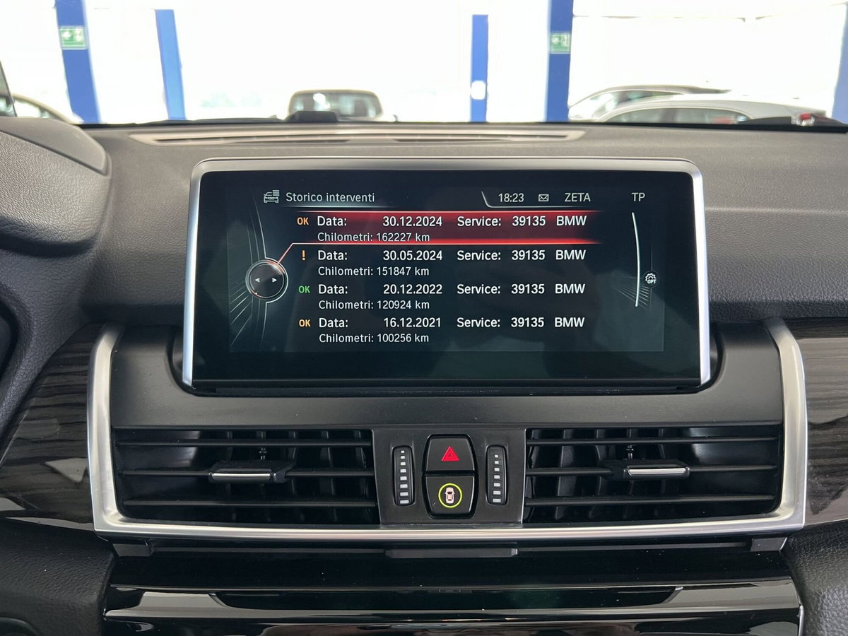 BMW Serie 2 Active Tourer 218d  Luxury auto (17)