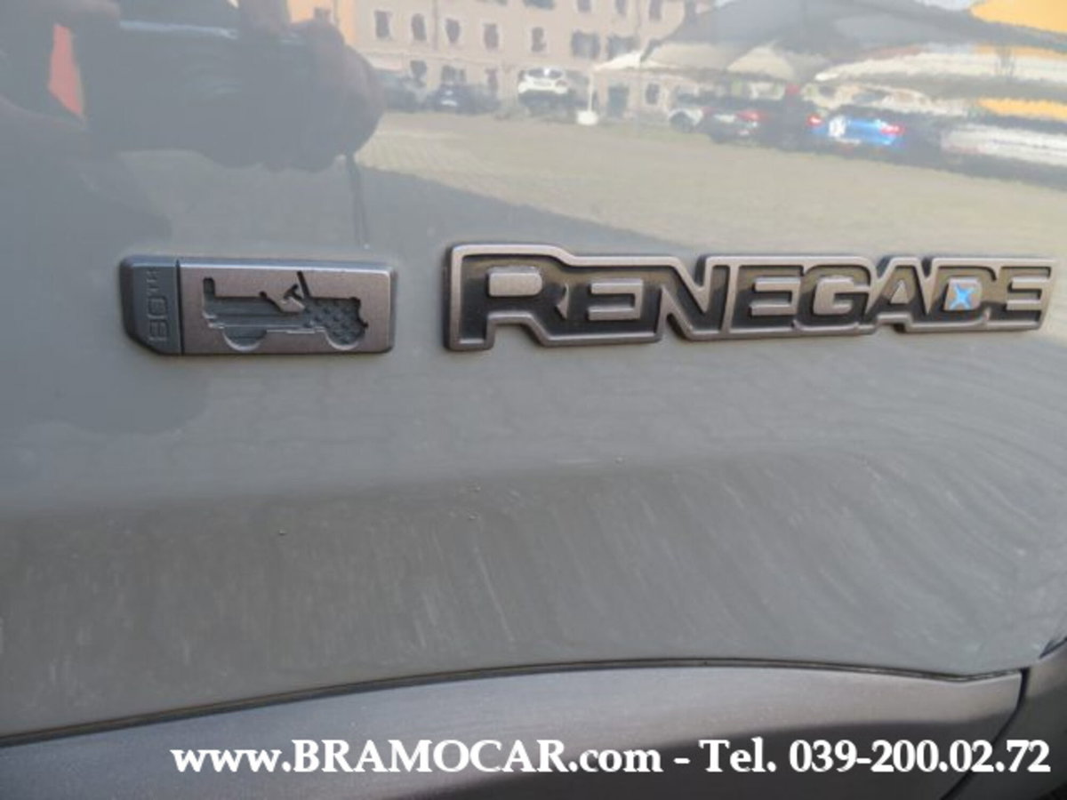 Jeep Renegade 1.3 T4 190CV PHEV 4xe AT6 80th Anniversary (12)