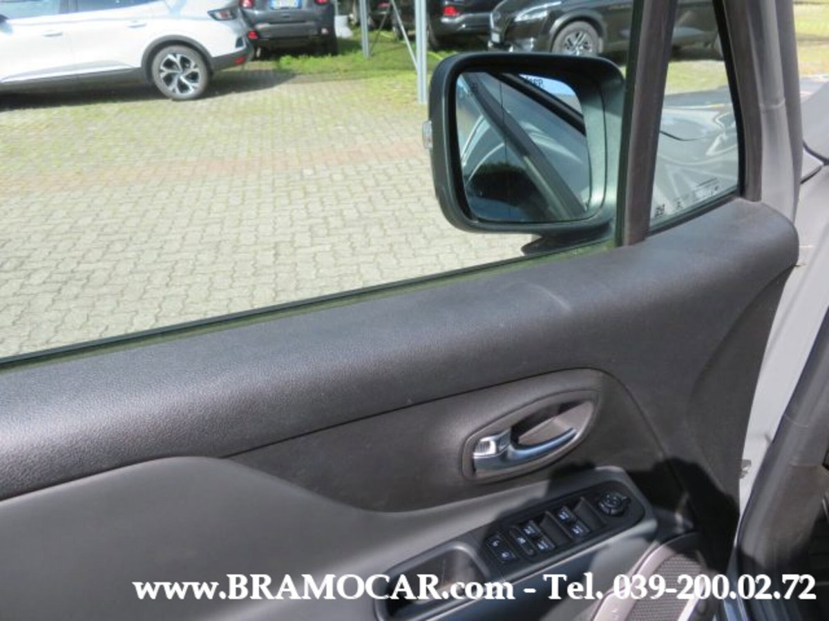 Jeep Renegade 1.3 T4 190CV PHEV 4xe AT6 80th Anniversary (13)