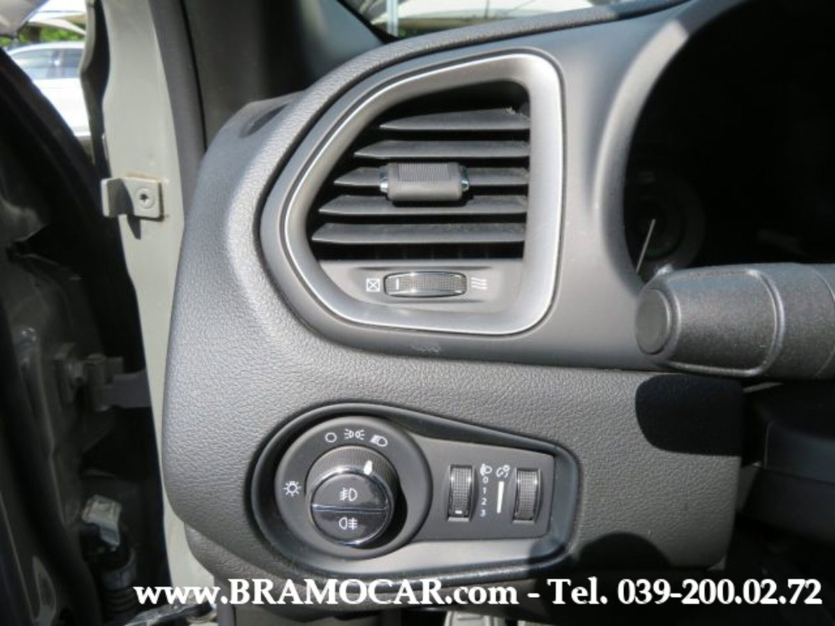 Jeep Renegade 1.3 T4 190CV PHEV 4xe AT6 80th Anniversary (16)