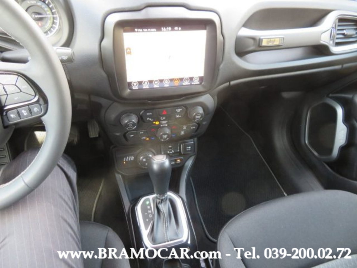 Jeep Renegade 1.3 T4 190CV PHEV 4xe AT6 80th Anniversary (19)