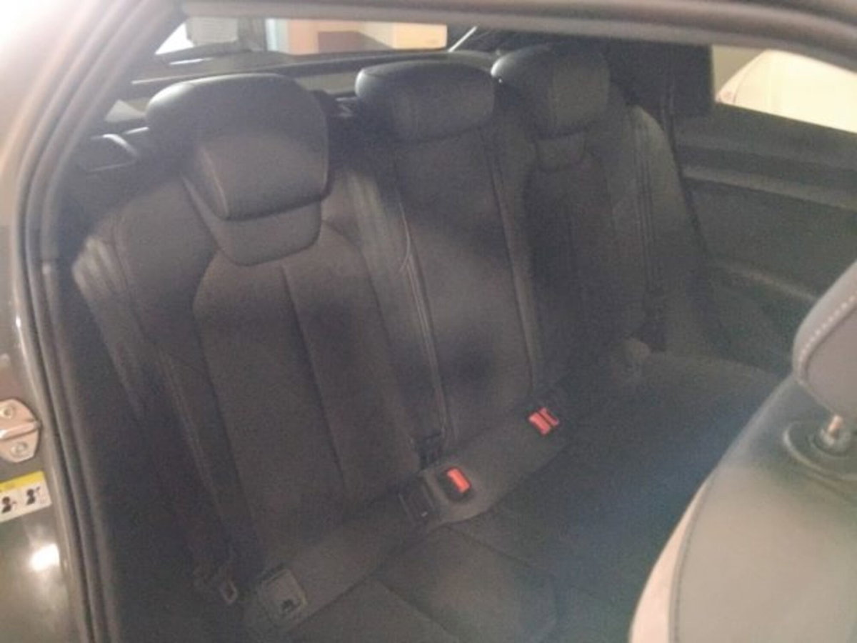 Audi A1 Sportback 40 TFSI S tronic Identity Black (12)