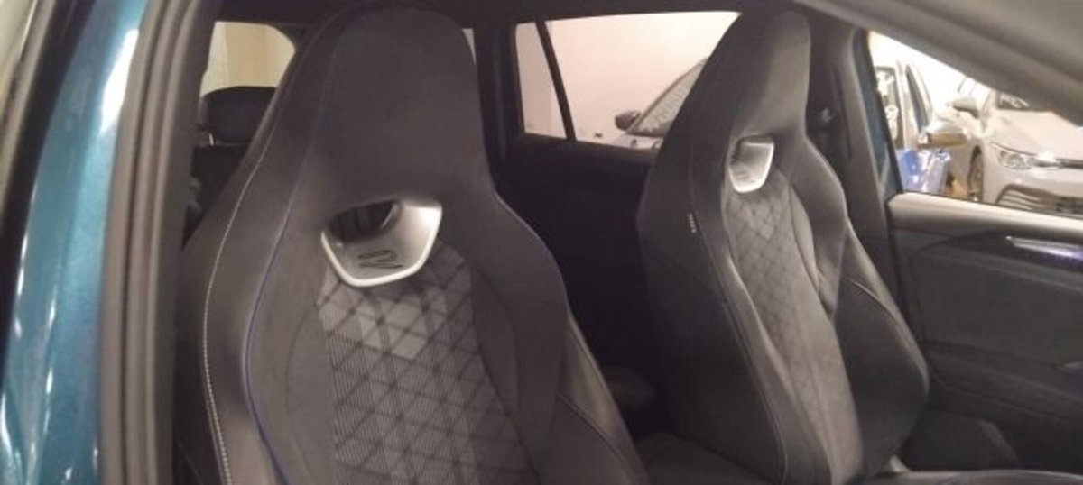 Volkswagen Tiguan Allspace 2.0 tdi R-Line 150cv dsg (17)
