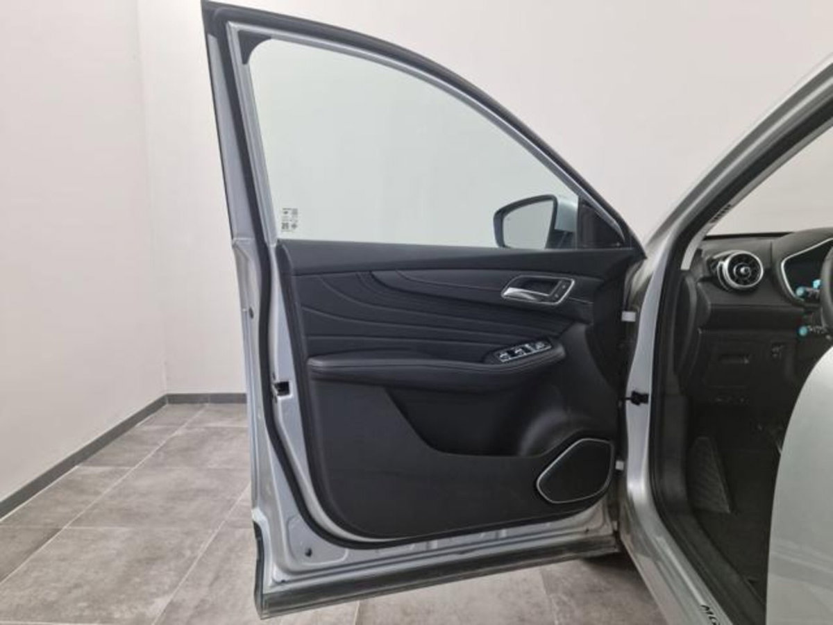 Mg EHS Plug-in Hybrid Exclusive (18)