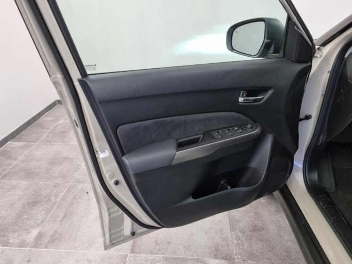 Suzuki Vitara 1.4h Starview 4wd allgrip 110cv at (19)