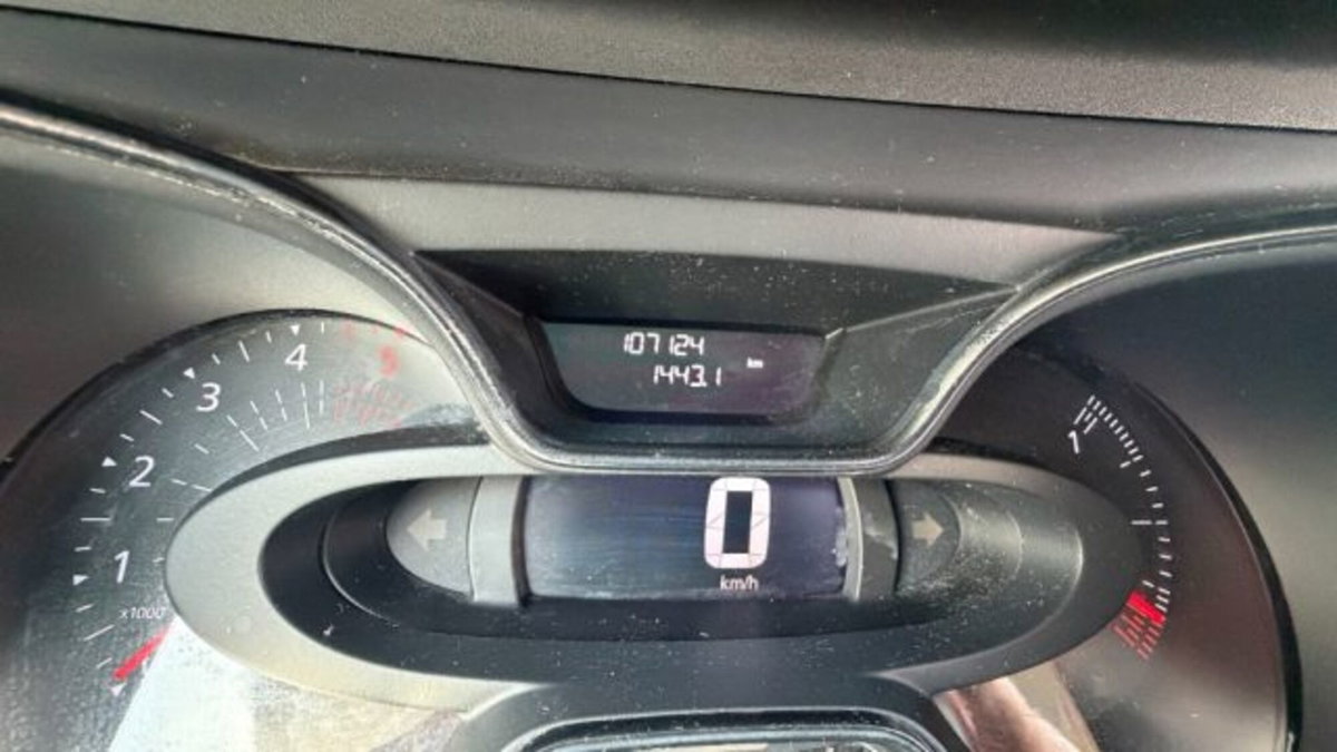 Renault Captur dCi 8V 110 CV Start&Stop Energy Iconic (7)