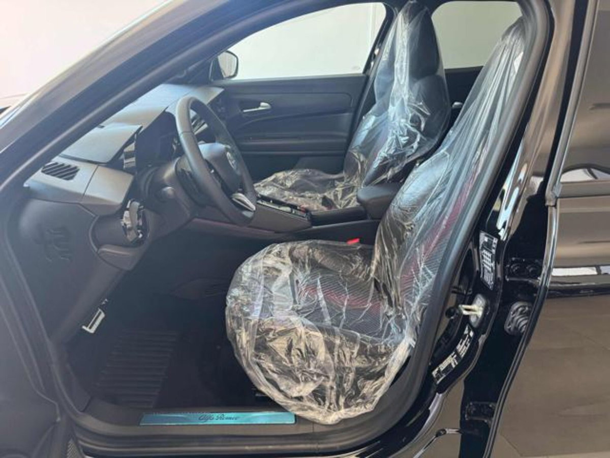 Alfa Romeo Junior 1.2 ibrida Speciale 145cv edct6 (10)