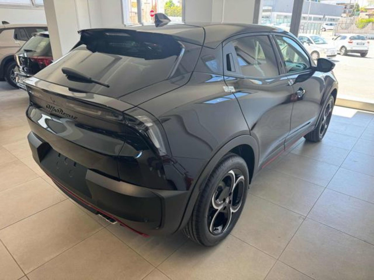 Alfa Romeo Junior 1.2 ibrida Speciale 145cv edct6 (4)
