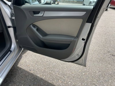 Audi A4 Avant 2.0 TDI 143CV F.AP. mult. Ambiente (12)