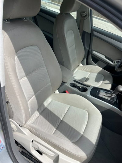 Audi A4 Avant 2.0 TDI 143CV F.AP. mult. Ambiente (13)