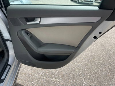 Audi A4 Avant 2.0 TDI 143CV F.AP. mult. Ambiente (16)
