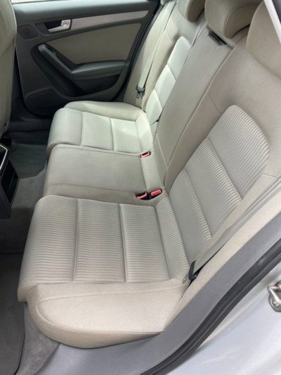 Audi A4 Avant 2.0 TDI 143CV F.AP. mult. Ambiente (9)