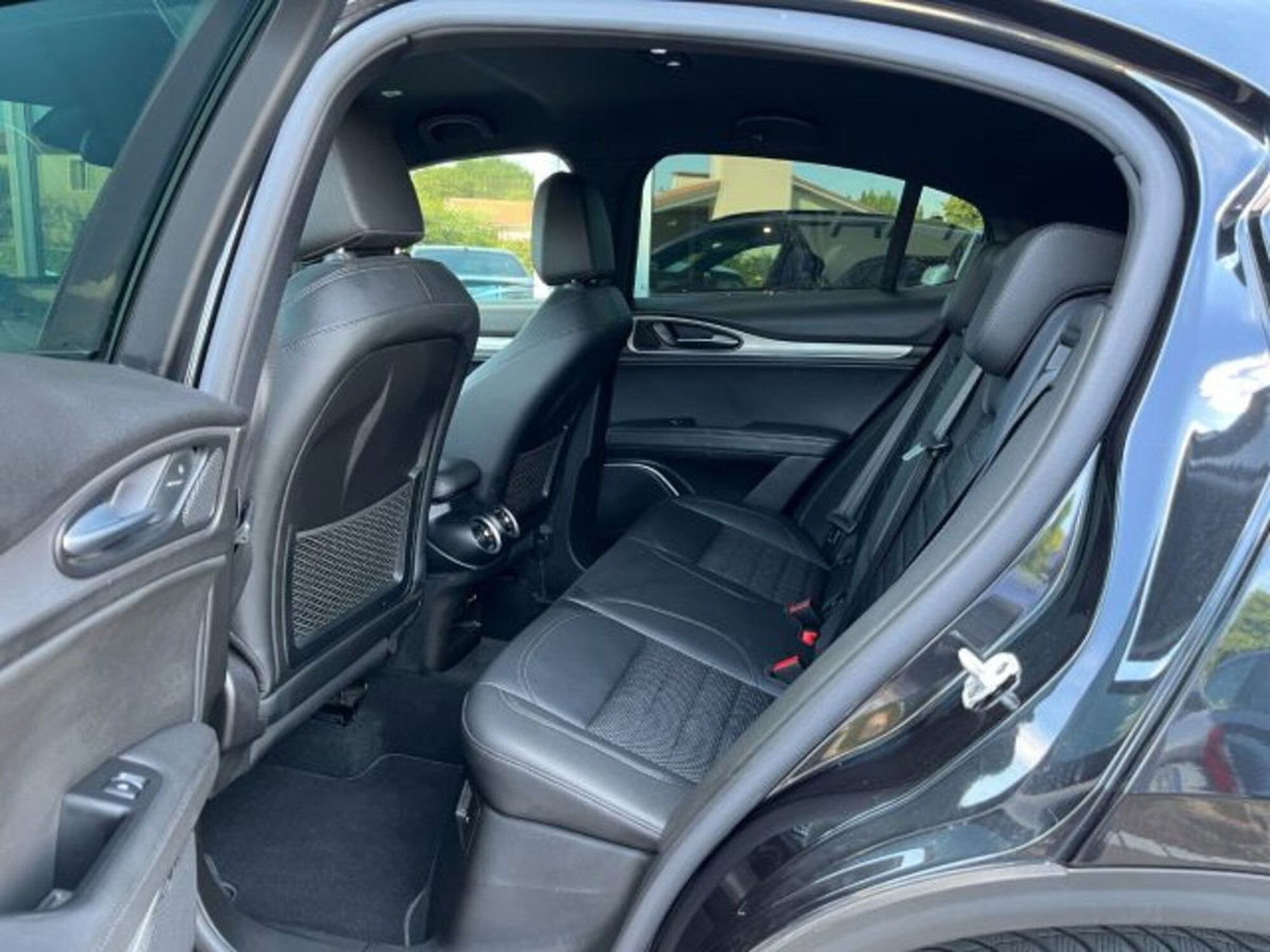 Alfa Romeo Stelvio Stelvio 2.2 Turbodiesel 190 CV AT8 Q4 Sprint (4)