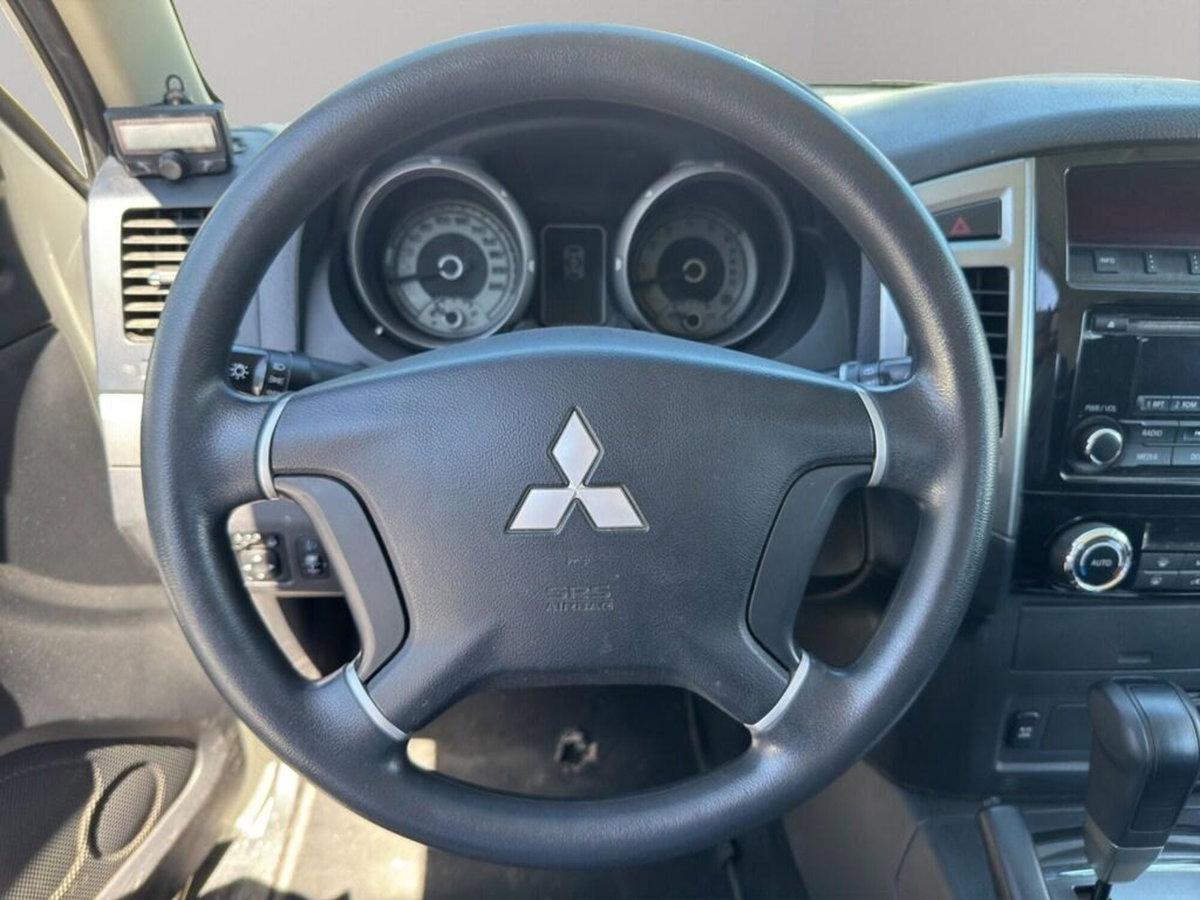 Mitsubishi Pajero 3.2 DI-D 16V aut. 3p. Tender DPF (10)