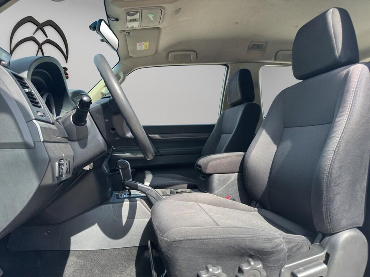 Mitsubishi Pajero 3.2 DI-D 16V aut. 3p. Tender DPF (14)