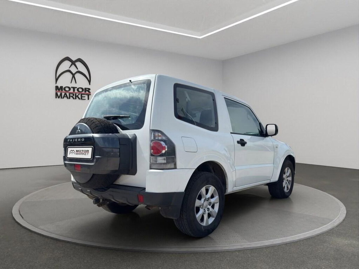 Mitsubishi Pajero 3.2 DI-D 16V aut. 3p. Tender DPF (7)