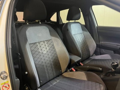 Volkswagen Taigo 1.0 TSI 110 CV DSG R-Line (17)