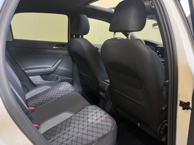Volkswagen Taigo 1.0 TSI 110 CV DSG R-Line (19)
