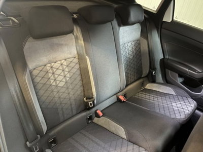 Volkswagen Taigo 1.0 TSI 110 CV DSG R-Line (20)