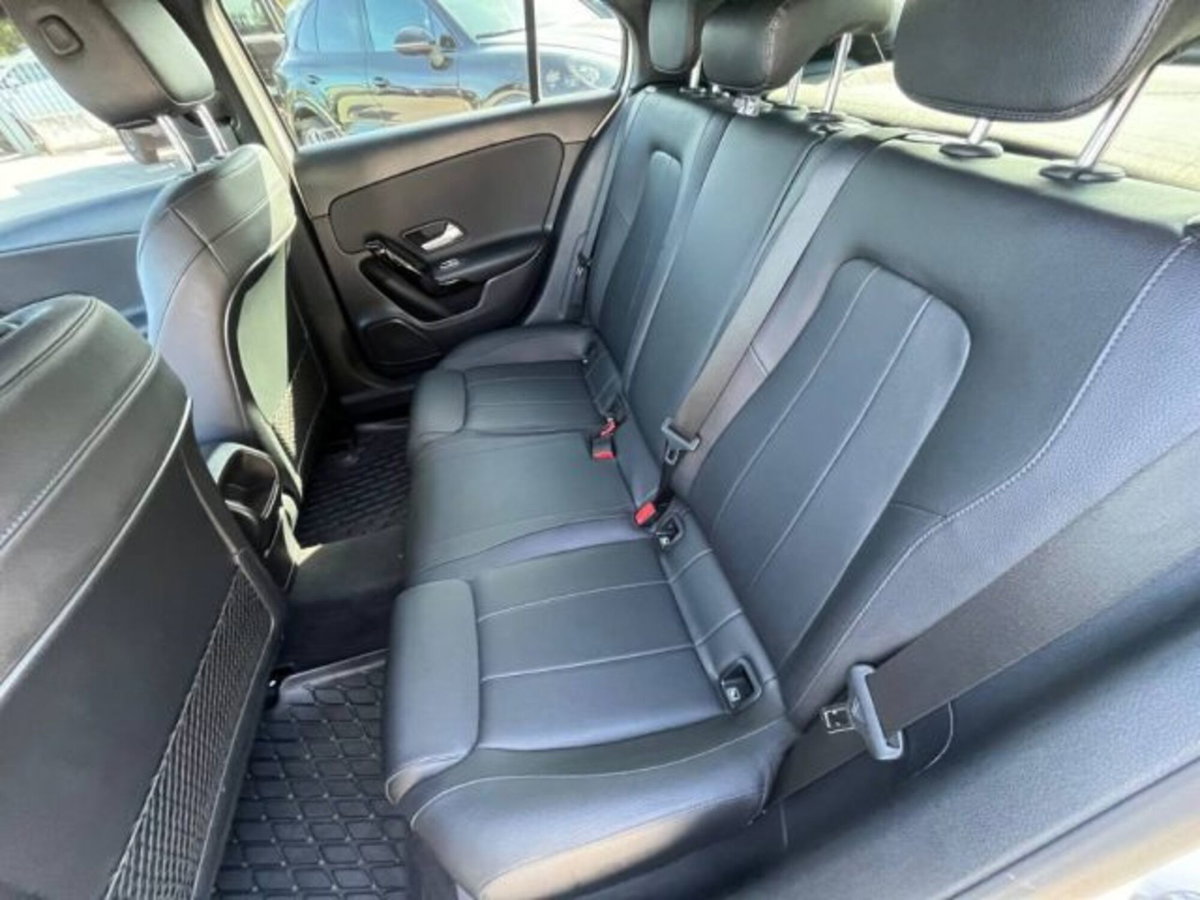 Mercedes-Benz Classe A Sedan 180 d Automatic 4p. Premium (10)