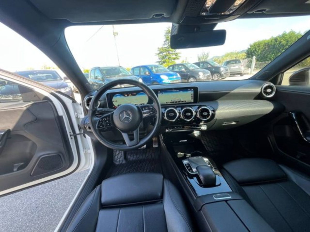 Mercedes-Benz Classe A Sedan 180 d Automatic 4p. Premium (11)