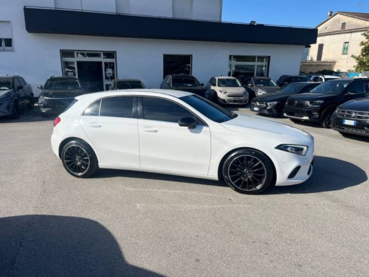 Mercedes-Benz Classe A Sedan 180 d Automatic 4p. Premium (2)