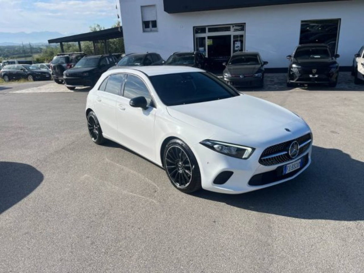 Mercedes-Benz Classe A Sedan 180 d Automatic 4p. Premium (3)