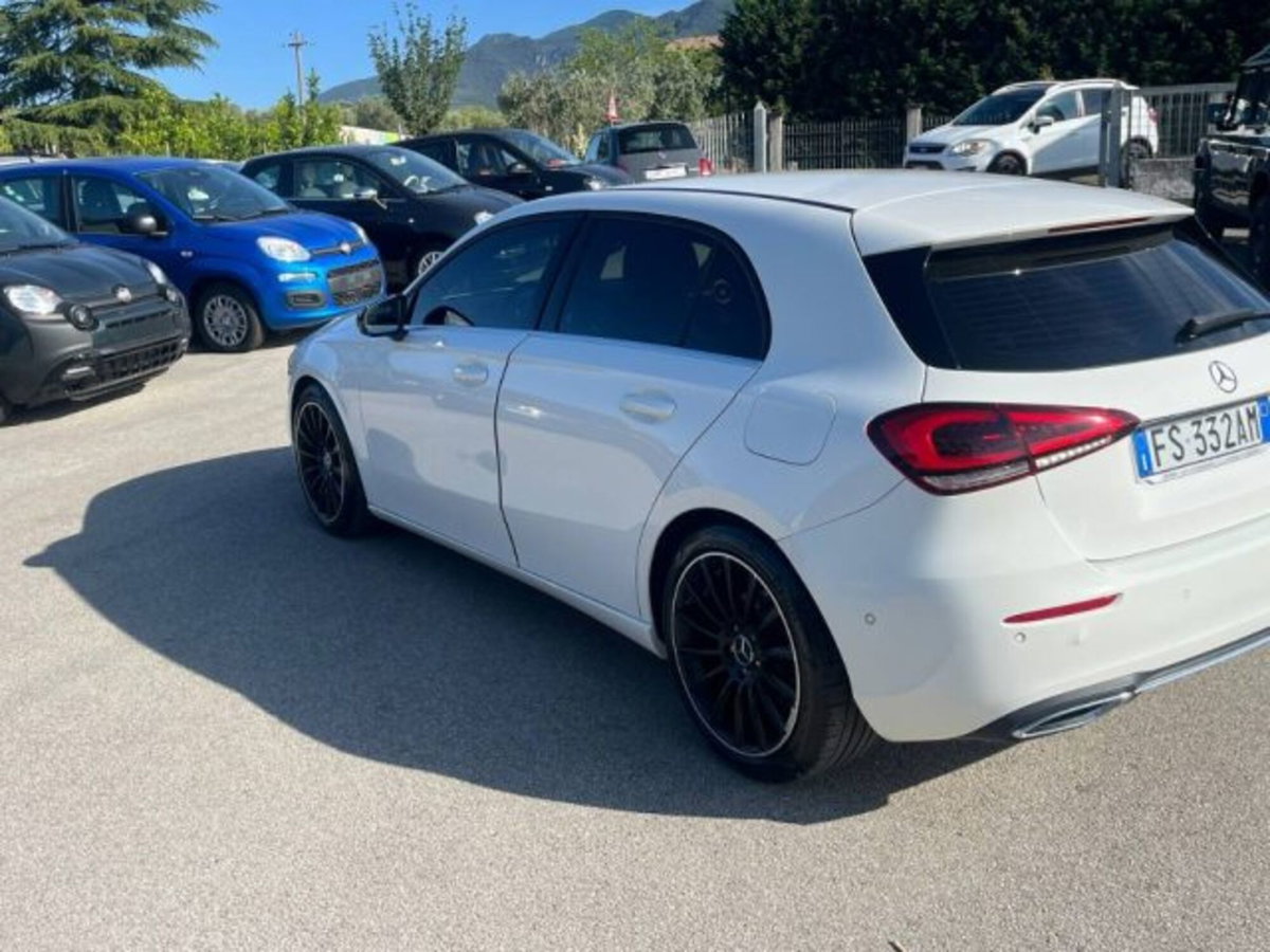 Mercedes-Benz Classe A Sedan 180 d Automatic 4p. Premium (6)