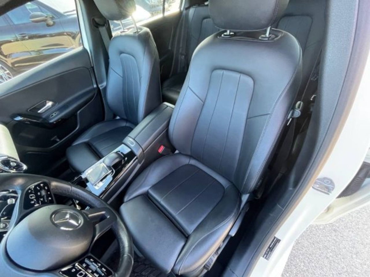 Mercedes-Benz Classe A Sedan 180 d Automatic 4p. Premium (7)