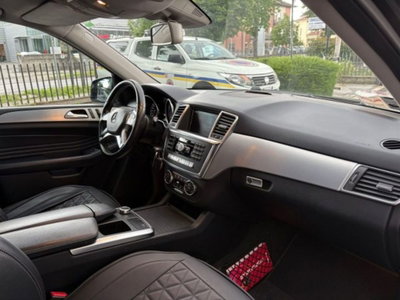 Mercedes-Benz Classe ML 250 BlueTEC 4Matic Sport (10)