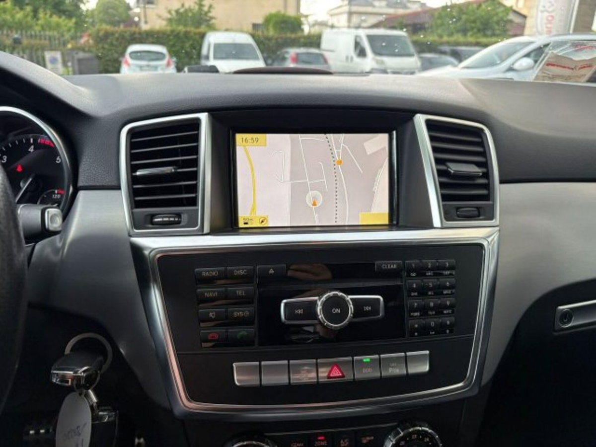 Mercedes-Benz Classe ML 250 BlueTEC 4Matic Sport (11)