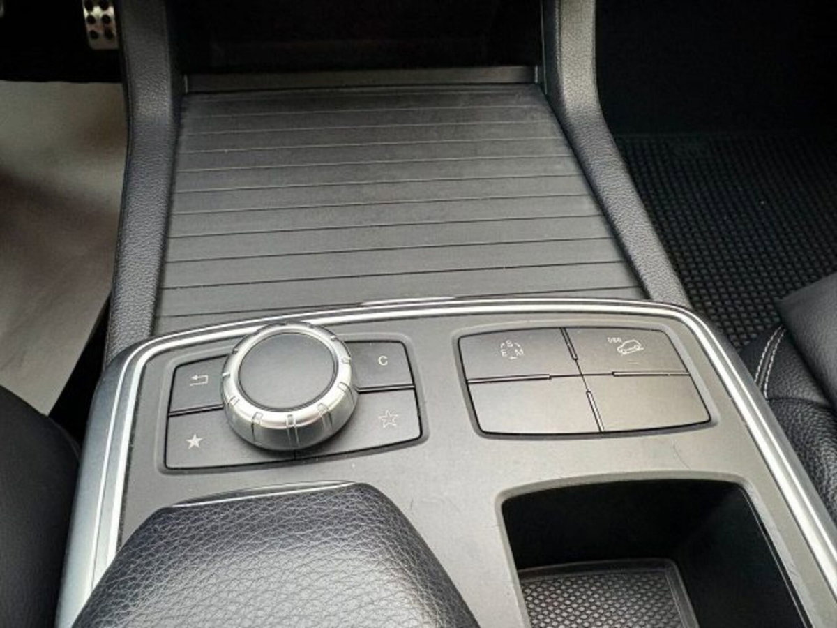 Mercedes-Benz Classe ML 250 BlueTEC 4Matic Sport (18)